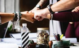 Strategi Komunikasi Tim Efektif: Cara Menang Tanpa Toxic di Game Online