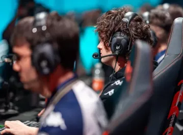 Panduan Lengkap Strategi Lane MOBA: Cara Efektif Mendominasi Lawan Sejak Early Game - AI Generated Image (Auto)