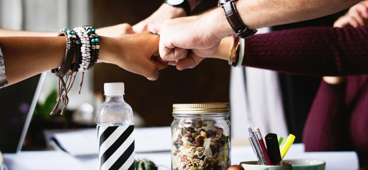 Strategi Komunikasi Tim Efektif: Cara Menang Tanpa Toxic di Game Online